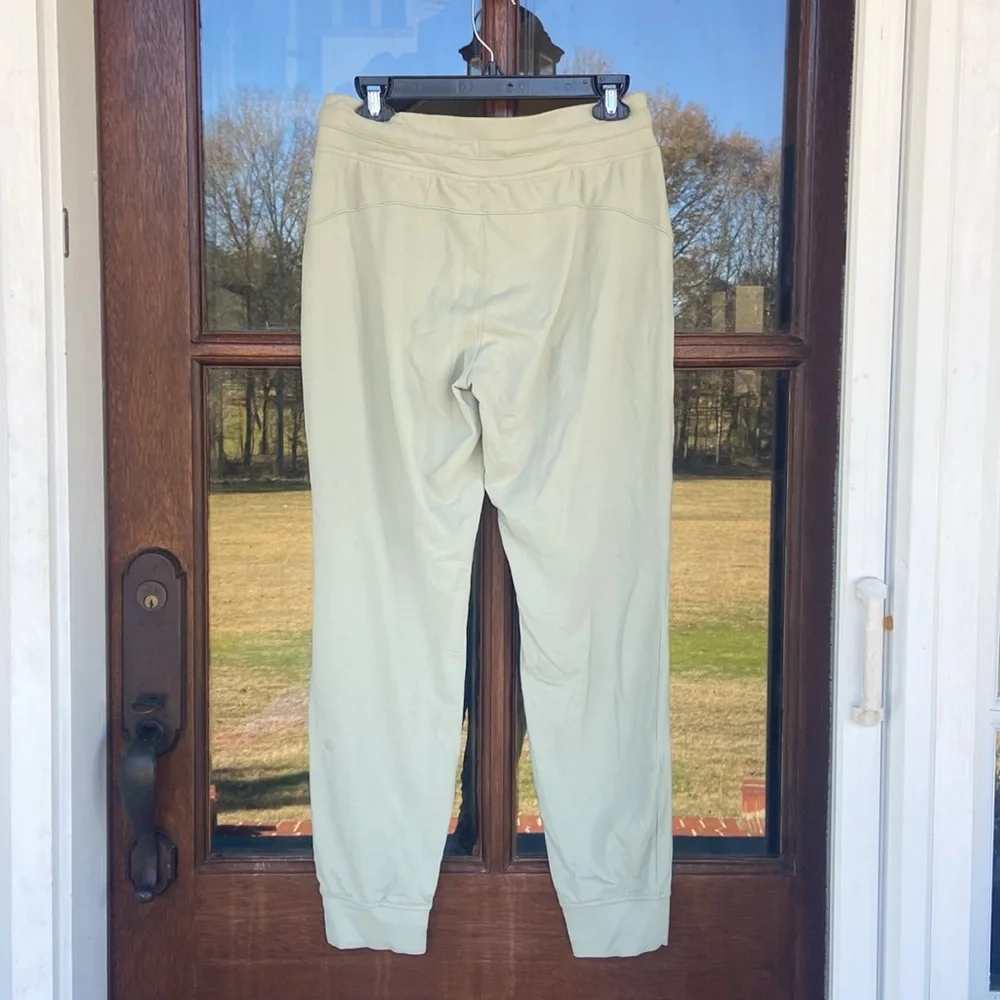 Lululemon Ready to Rulu Jogger 29” pant.‎ Size 8